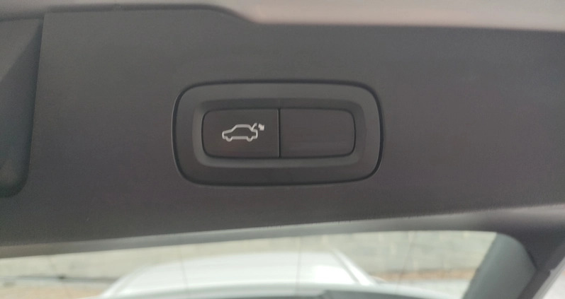 Volvo V60 cena 98277 przebieg: 133000, rok produkcji 2018 z Międzyrzecz małe 742